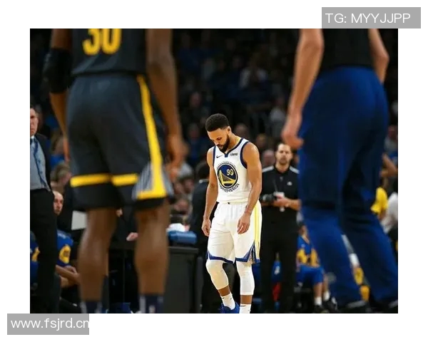 昔日恩怨重燃库里与老队友再度交锋战火重燃再度相遇 昔日恩怨重燃库里与老队友再度交锋战火重燃再度相遇