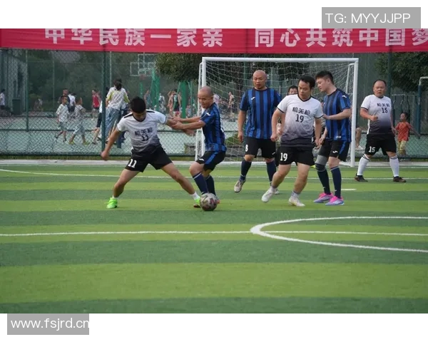 球迷齐心众筹建训练场十天筹资达成展现足球热情与凝聚力 球迷齐心众筹建训练场十天筹资达成展现足球热情与凝聚力