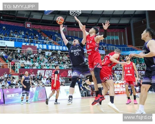 明星球员赛外生活全揭秘：家庭、爱好与背后鲜为人知的日常点滴